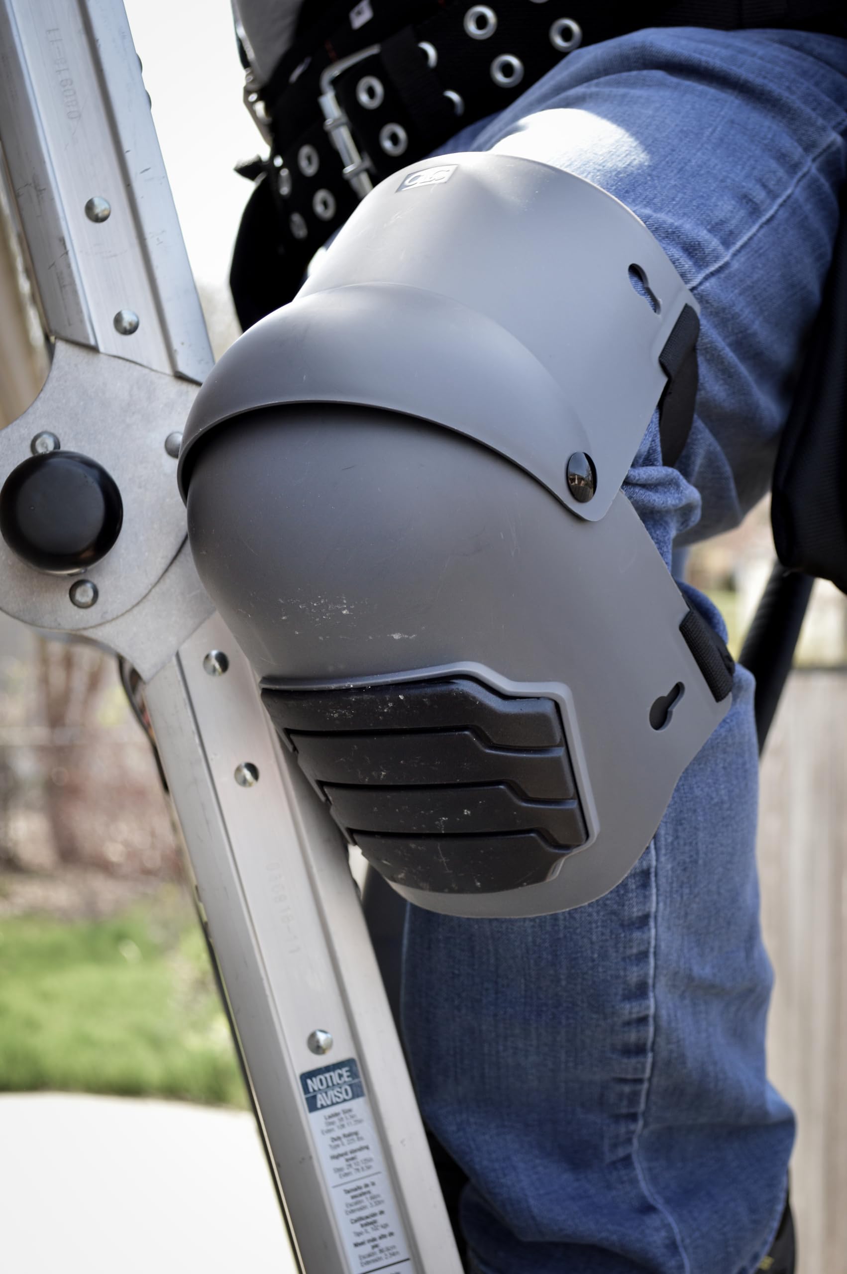 Custom Leathercraft 380 ULTRAFLEX Genouillères articulées