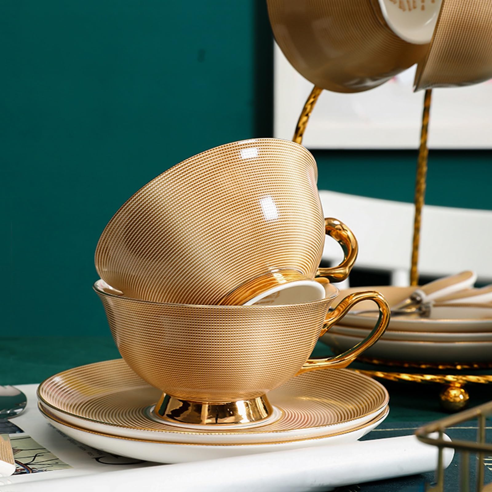 Europejski zestaw 6 filiżanek do kawy retro ze spodkiem i łyżeczką do kawy, zestaw filiżanek do kawy z porcelany kostnej, do domu, kuchni, na ślub, 6 szt