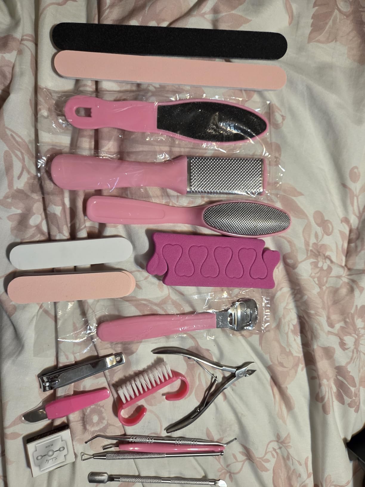 Generic Professional Foot Care Kit, 30-Piece Pedicure Set with Foot File, Callus Shaver, Hard Skin Remover (Pink)