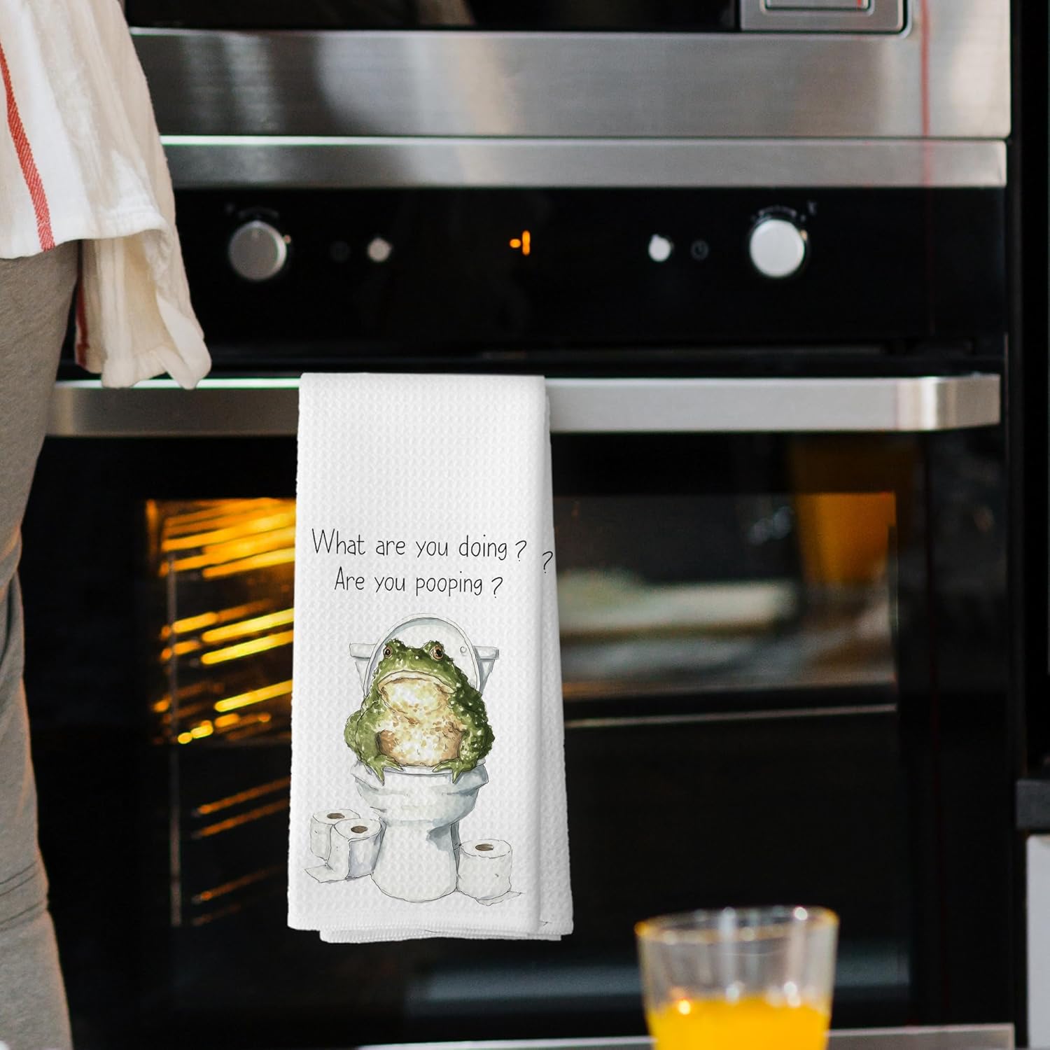 Frog Bathroom Hand Towels, Frog Lovers Gifts for Women Hand Towel for Bathroom Decor, Funny Humorous are You Pooping Decorative Towels for Washroom Toilet 16x24 Inch - Image 2