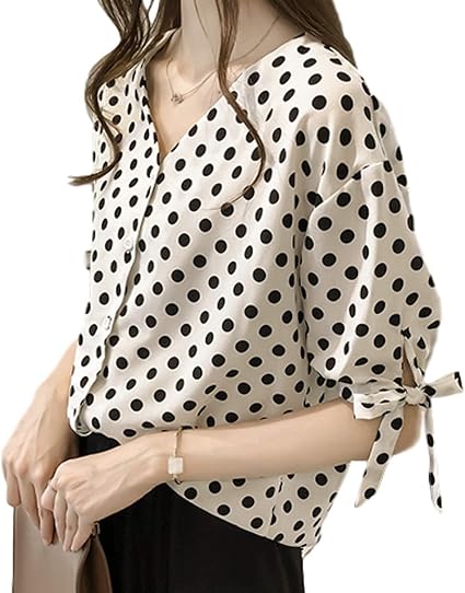 Amazon Co Jp ビーエヌワン セレクト ブラウス ドット ノーカラー Vネック 前開き リボン 5分袖 オフィス レディース トップス シャツ 袖 春 夏 秋 冬 用 物 服 フォーマル カジュアル ファッション 綿 ポリエステル お呼ばれ 大きいサイズ チュニック キレイメ エレガント