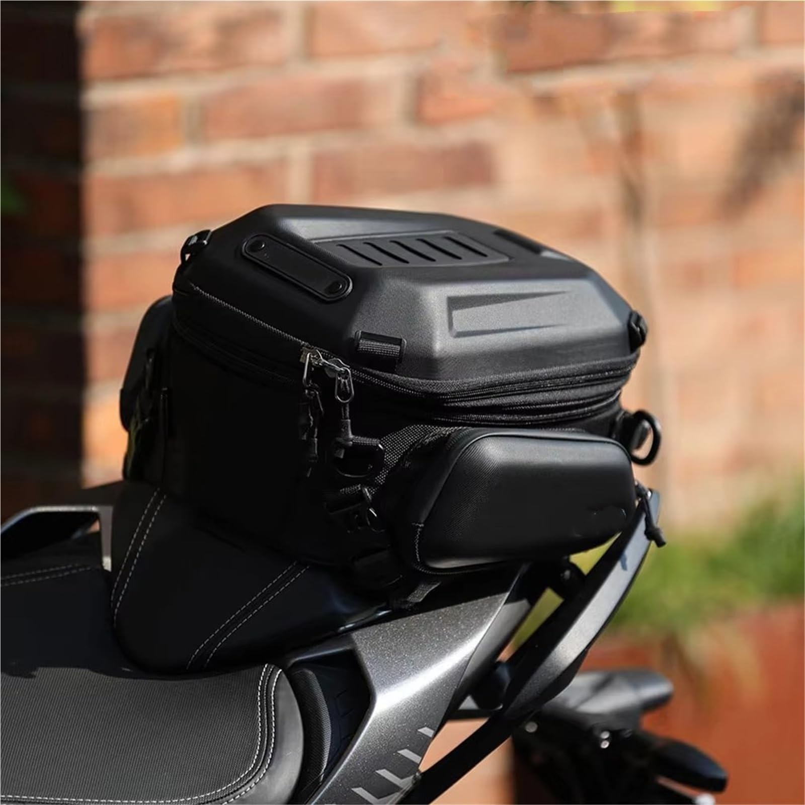 Moto Sacoche Selle Sac À Dos Pour Casque De Moto Sacoche Universelle Pour Siège Arrière Taille Et Jambe Pour Kawasaki