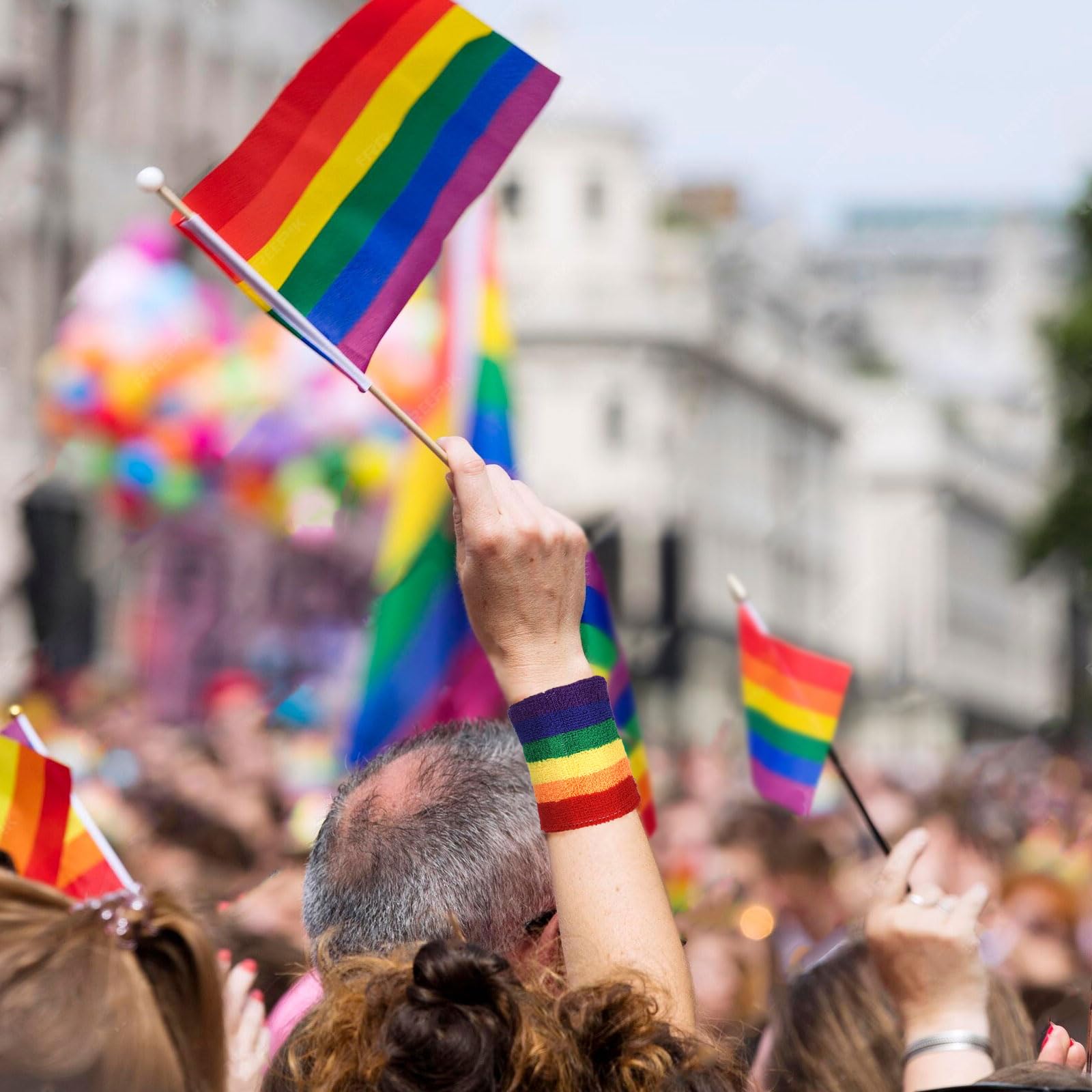 Coppia Lesbica Che Si Bacia Di Fronte Al Mare Fotografia Stock - Foto 11