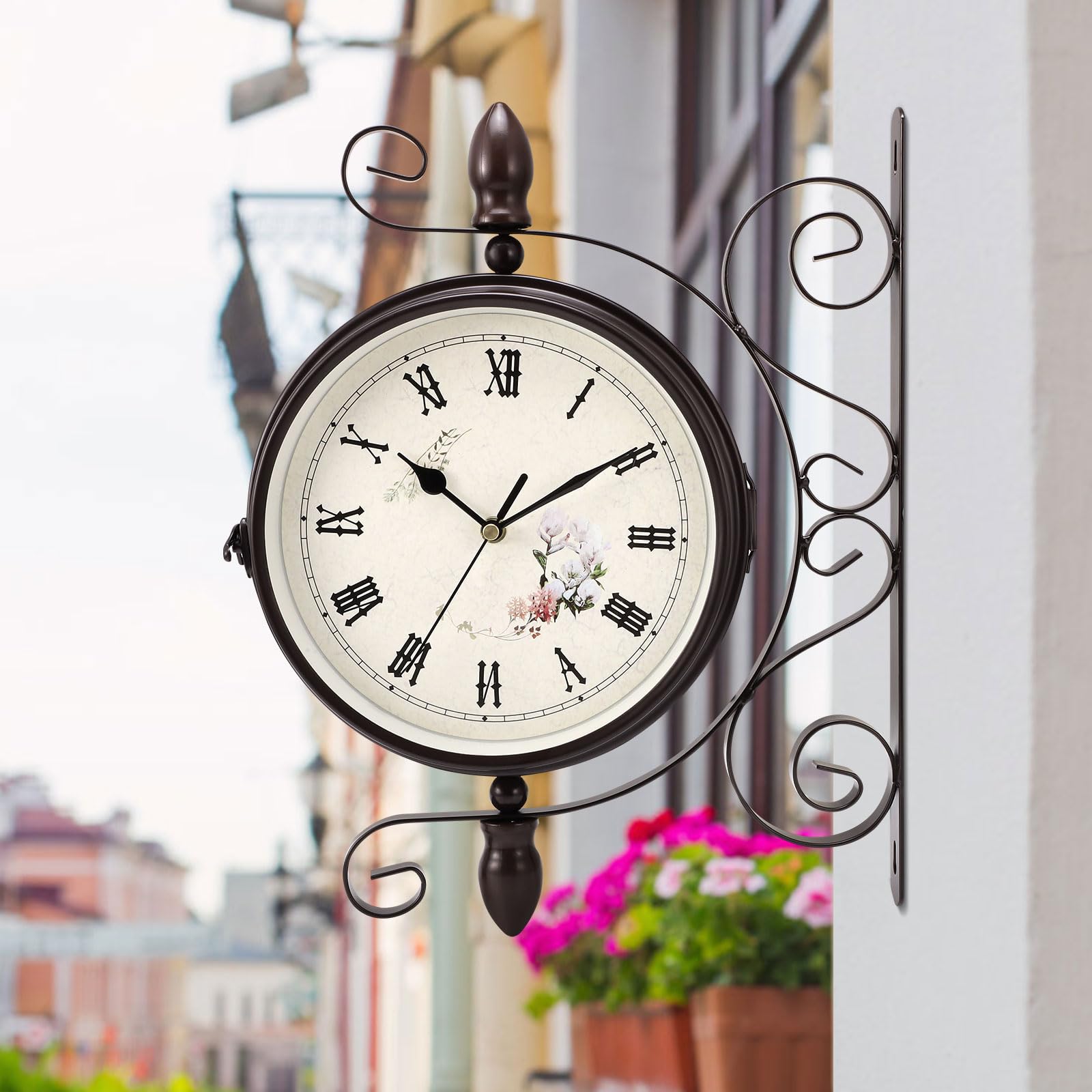 UrbanHomes Bahnhofsuhr Doppelseitig, Bahnhofsuhr Wetterfest, Runde Garten Wanduhr, Retro Schmiedeeisen Metall Wanduhren Aussen Stille Quarzuhr Wanduhr Outdoor Uhr Dekorative mit Halterung 1