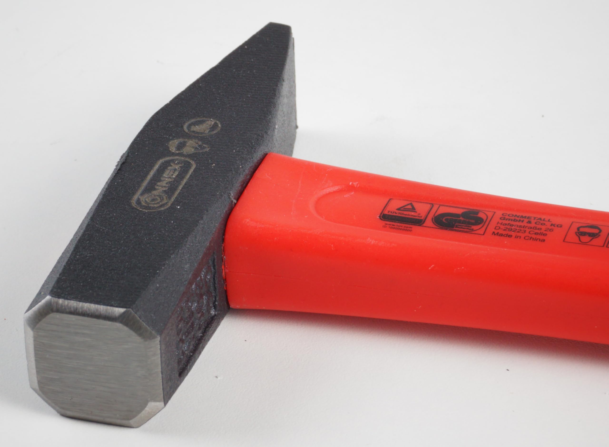 Connex COX603300 Engineer's Hammer with Fibreglass Shaft/2C-Handle, Black/Red, 300 g - Image 2