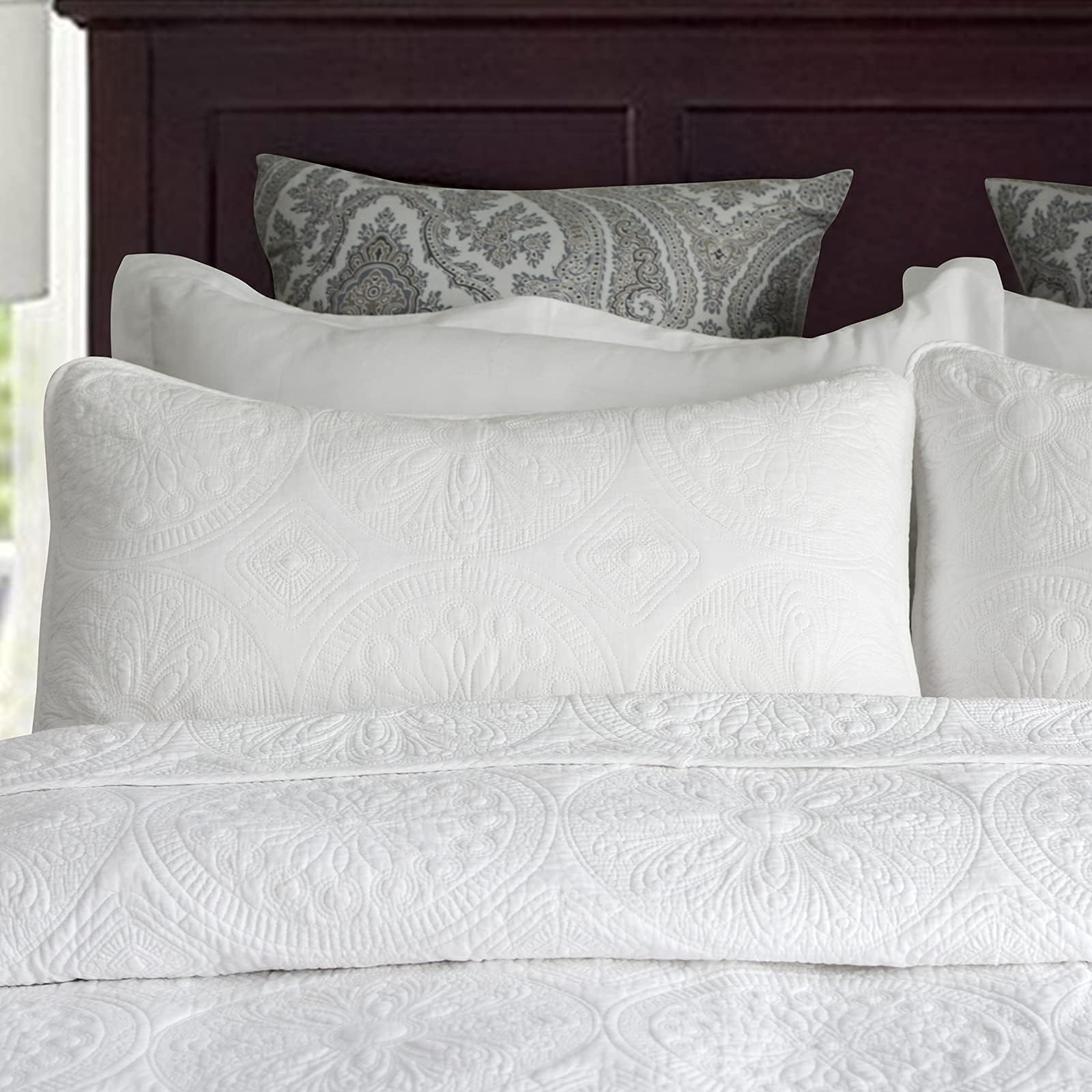 white quilted pillow cases