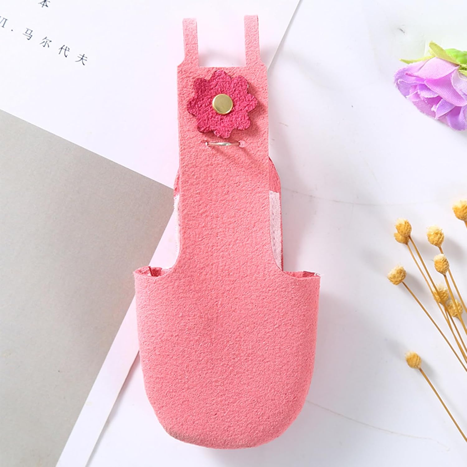 Washable Cloth Parrot Clothes, Bird Diapers, Suede Adjustable Diapers, Flying Clothes Pigeon Diaper Reusable Comfort Fit for Parrots, Cockatiels, and Other Small Birds (Small Pink)
