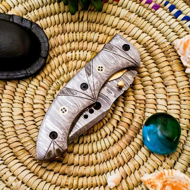 Custom Handmade Damascus Folding Pocket Knife, 512 Layers Damascus Steel, Groomsmen Knives, Christmas Gift, Birthday Gift for Him