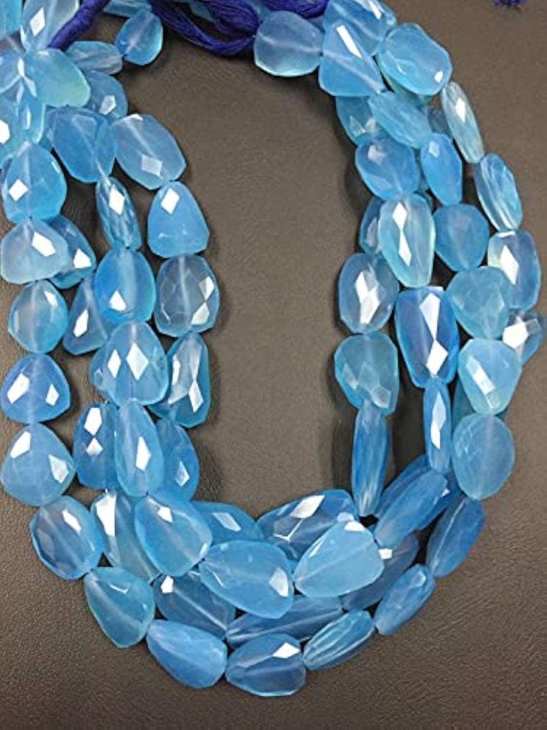 Calcédoine bleu aqua facettée : finissez-en avec les perles trop petites