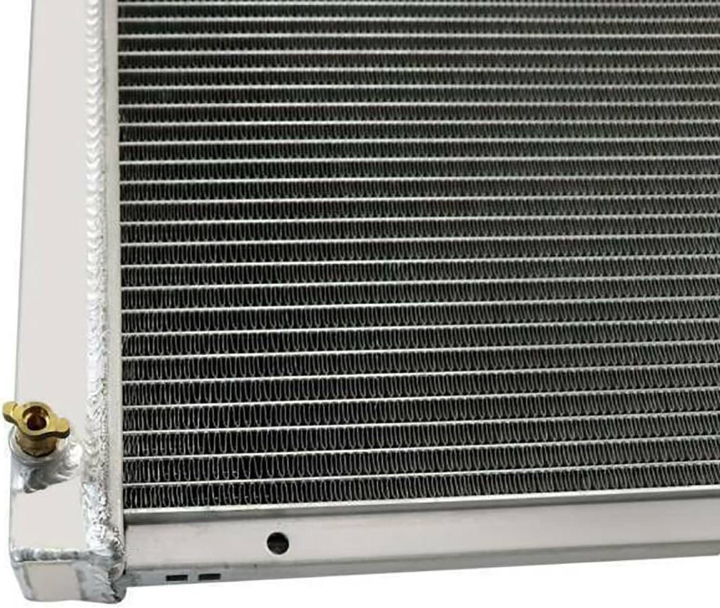 3 Row Aluminum Radiator For 1973-1990 Chevy Caprice C10 C20 C30 K10 K20 K30 C15 Suburban El Camino Malibu K5 Blazer Pickup Radiators