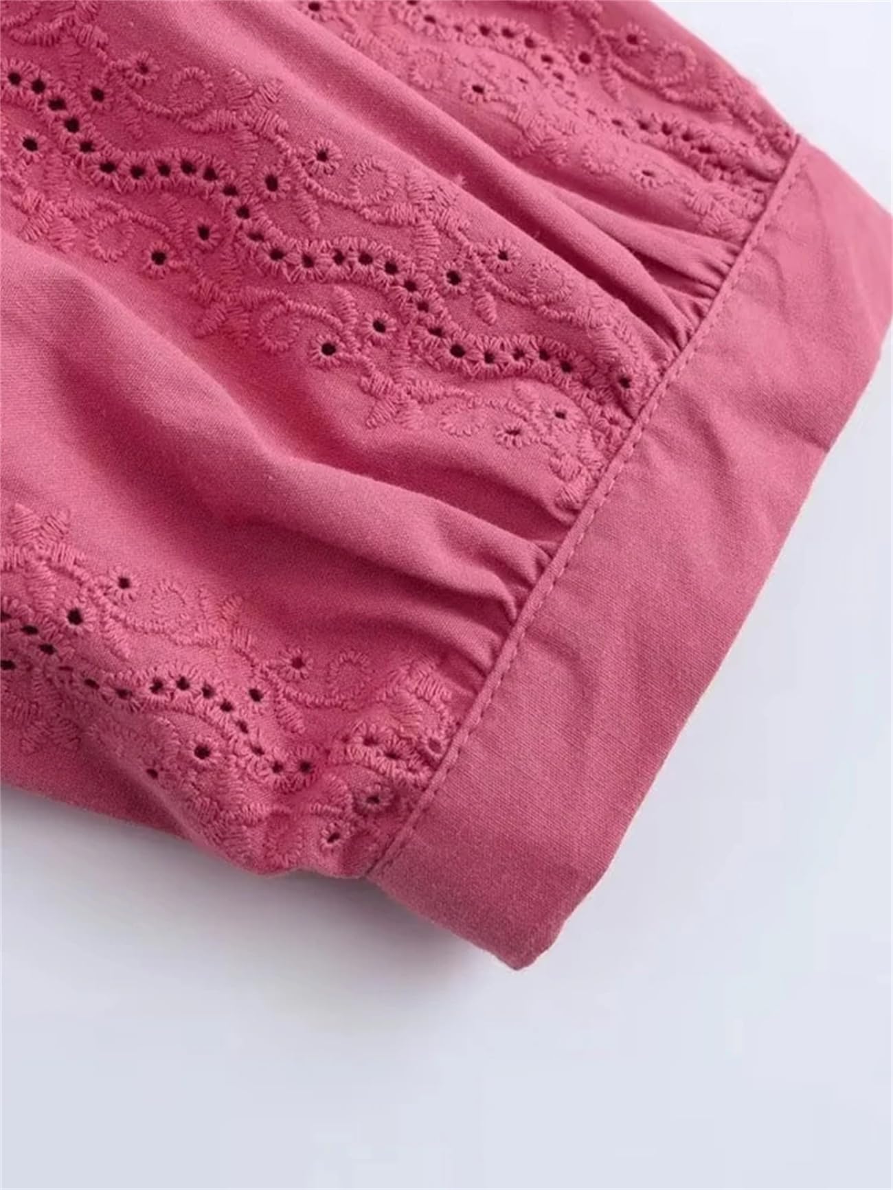Camicia da donna a maniche lunghe con ricamo intaglio camicetta chic moda femminile top con bottoni coperti frontali