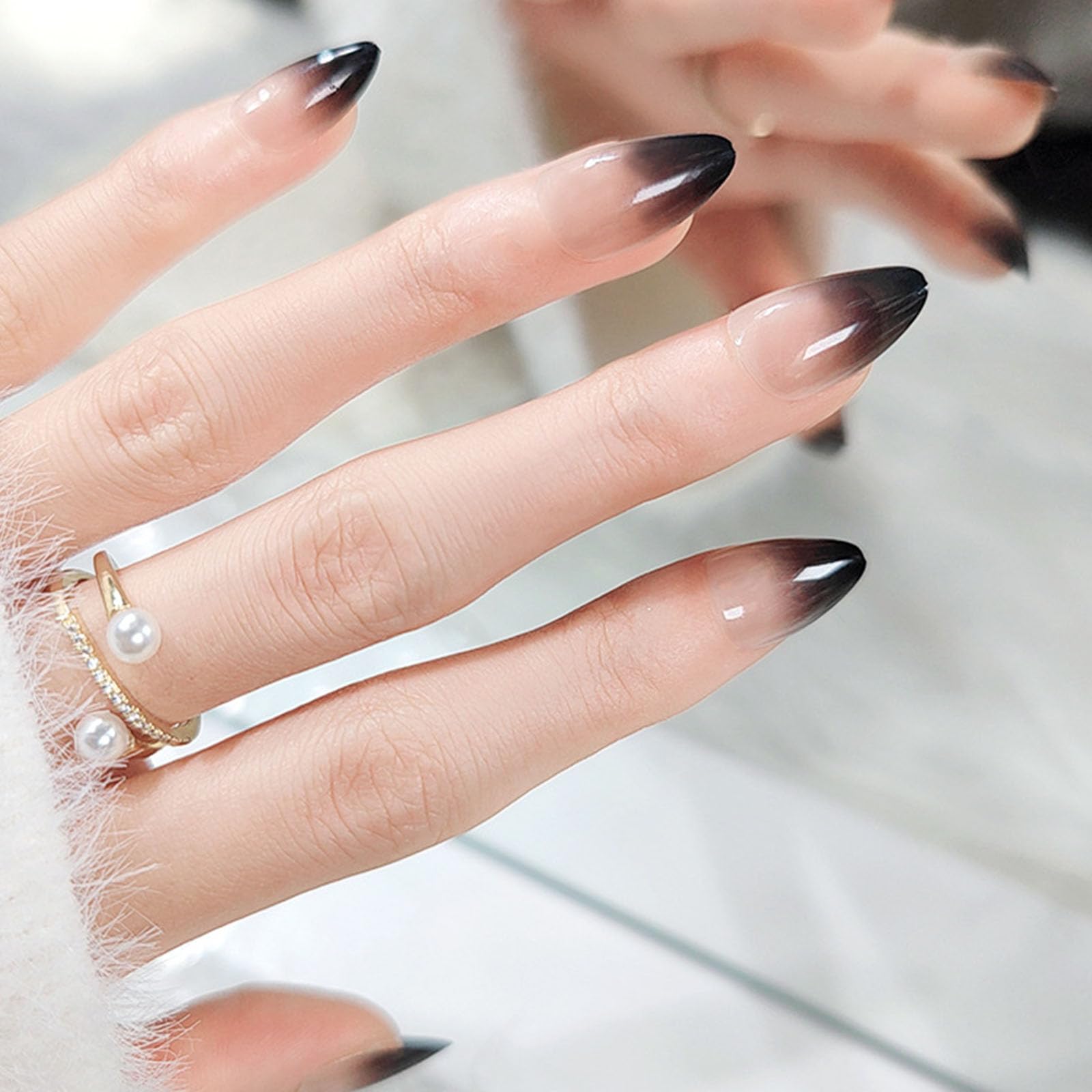 Ombre Black Press on Nails Short Almond Fake Nails Black French Tip Acrylic Nais Press ons Gradient Glossy False Nails Cute Simple Glue on Nails for Women Girls 24 Pcs