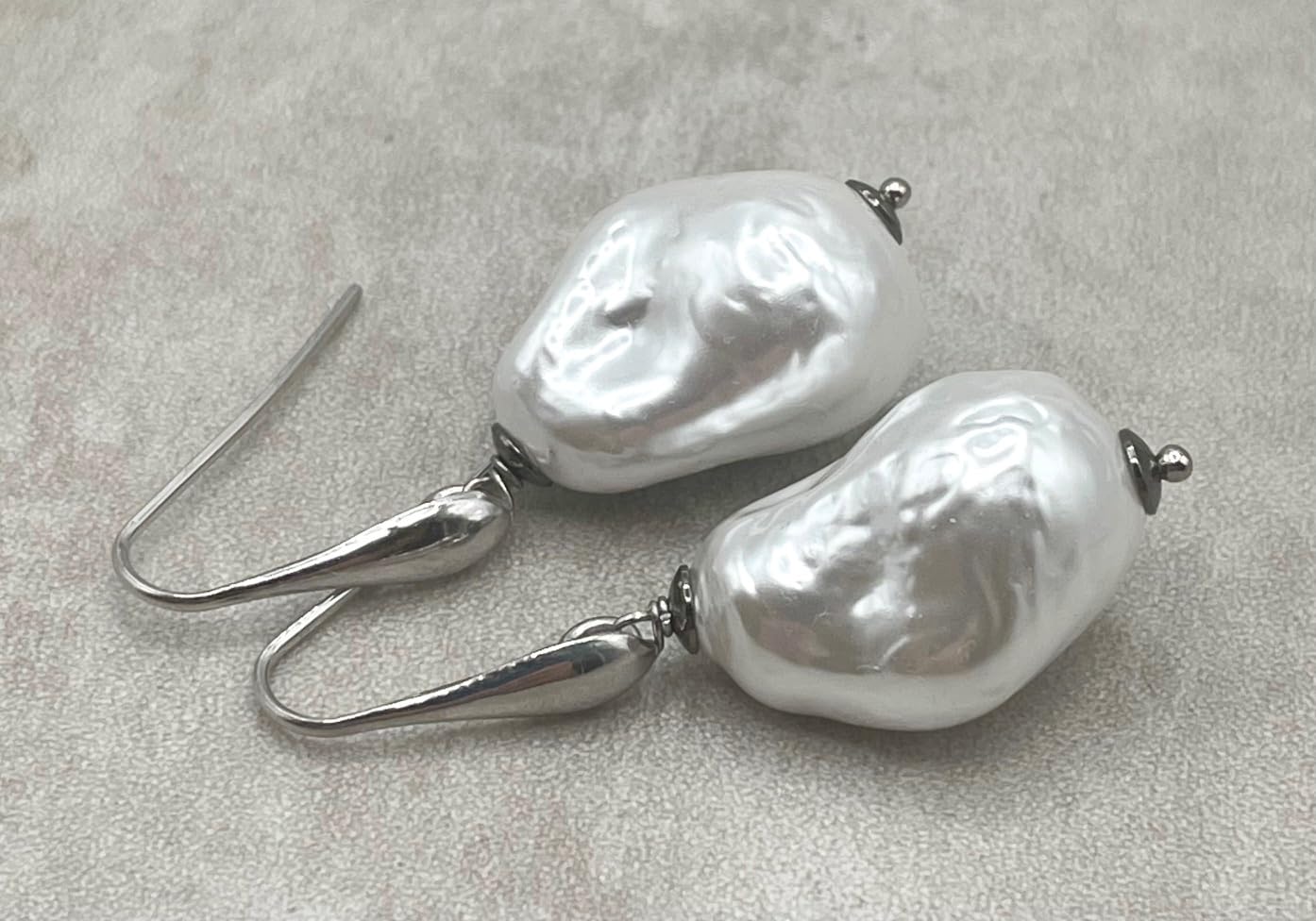 Orecchini con Perle Barocche Bianche in Conchiglia, Pendenti Matrimonio, Argento 925 Italiano, Gioielli Made in Italy, Bijoux Artigianali