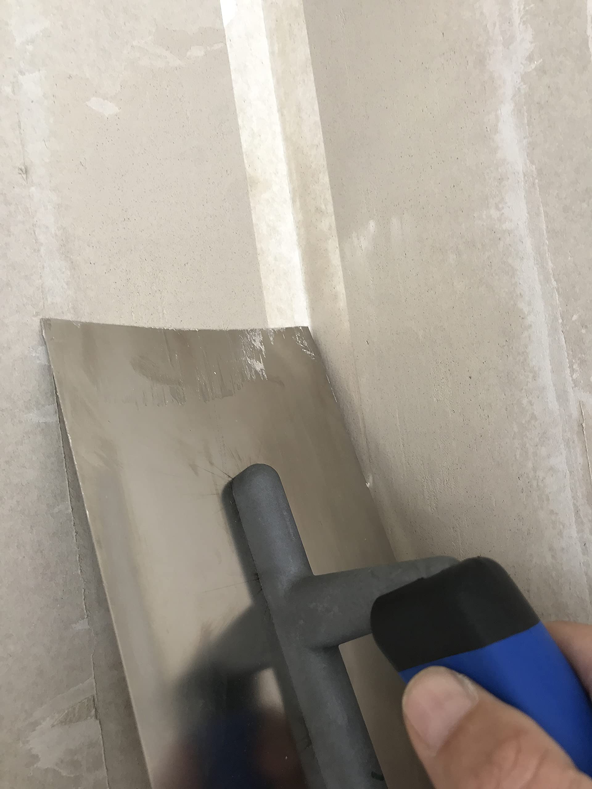 DEWEPRO® Truelle de lissage concave pour cloisons sèches avec 10 bandes de recouvrement de joints en fibre de verre Knauf de 25 m chacune – Truelle lisse avec 2 côtés concaves – Lisseur en acier