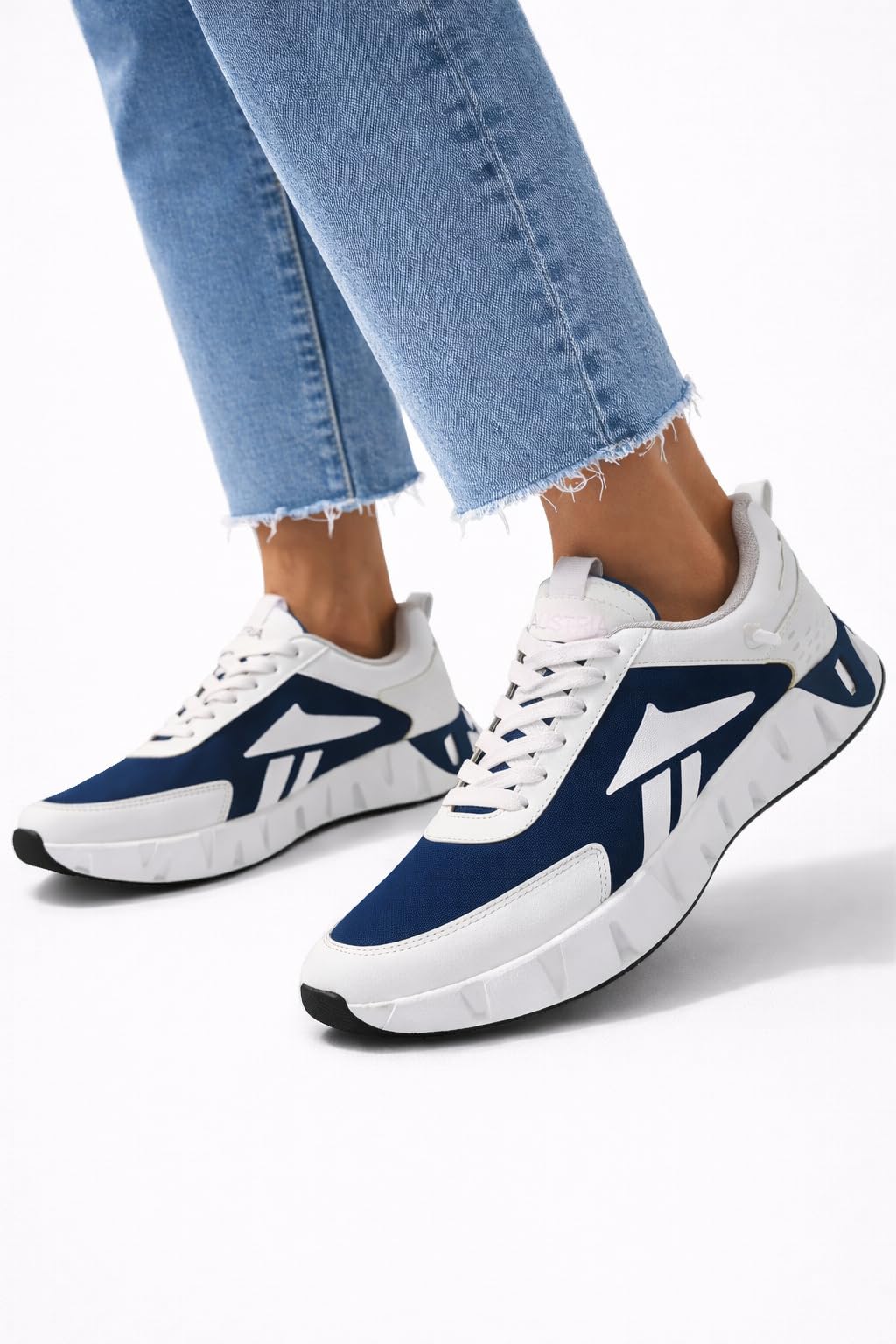 Athletic Running Sneakers, White and Navy Blue, Lace-Up, Mesh and Synthetic Leather, Cushioned Insole, Lightweight, Round Toe (UK Footwear Size System, Adult, Men, Numeric, Medium, 9) 2