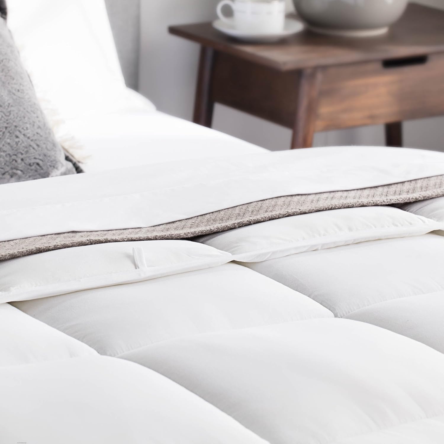 WEEKENDER Hypoallergenic Quilted Down Alternative Hotel-Style Use Insert or Stand-Alone Comforter-for All Seasons-Corner Duvet Tabs, Oversized Queen, Classic White : Home & Kitchen