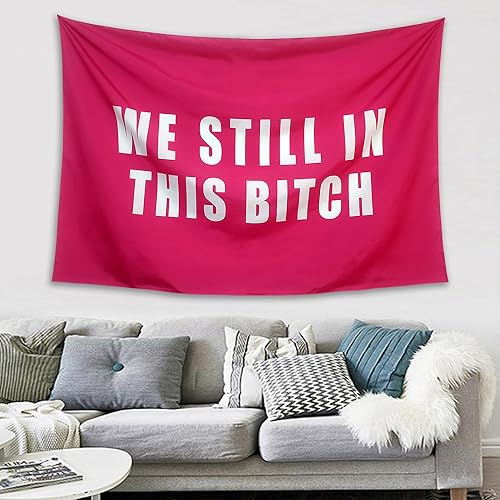 Miniatura 4 de Woveruco Divertido tapiz rosa con Jared Hip Hop con texto en inglés "We Still in This B*tch", tapiz de pared para colgar en la pared, dormitorio,