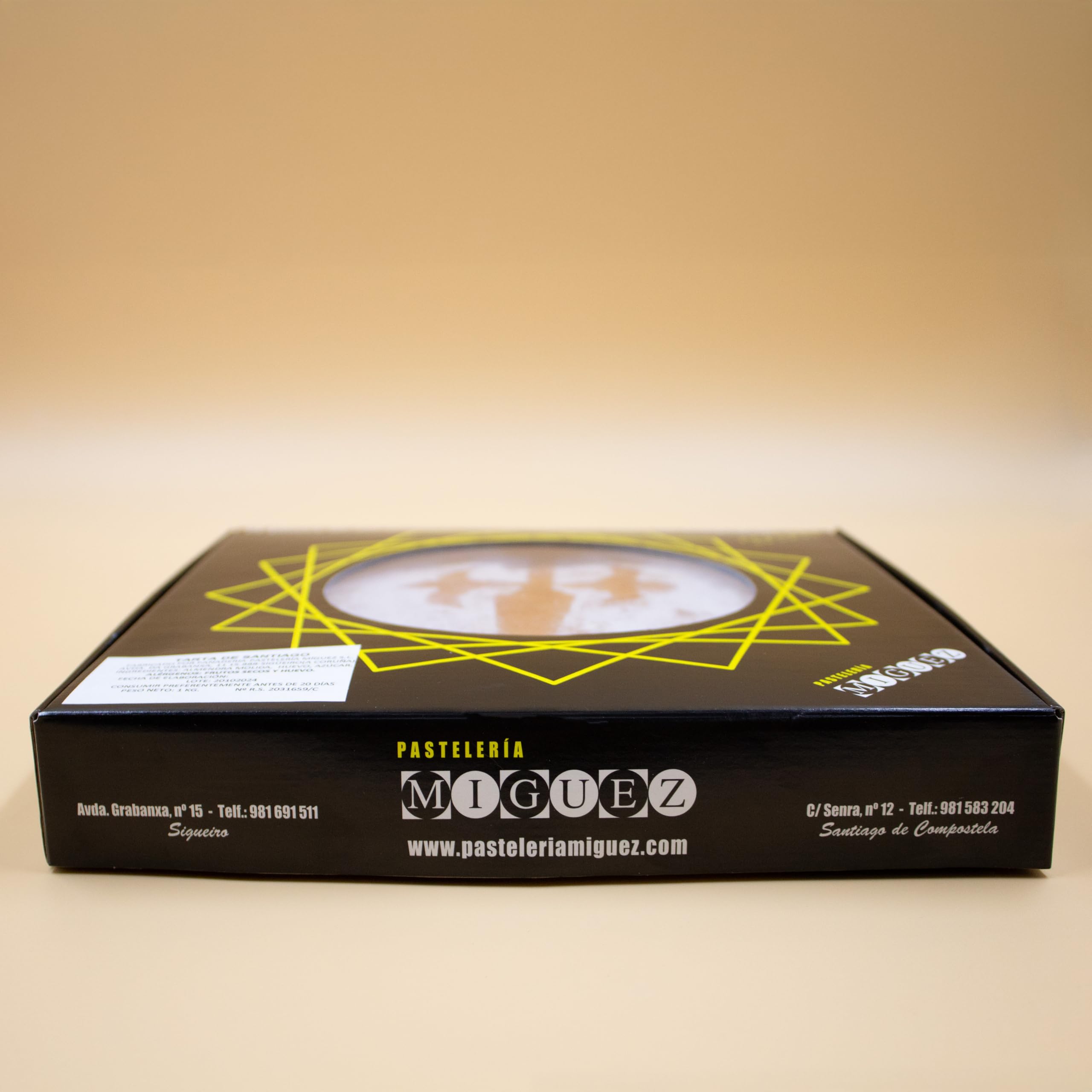 Tarta de Almendra de Santiago 1kg - Dulce gallego - Sin Gluten y Sin Lactosa - Regalo gourmet - 100% Artesanal - Almendra Marcona - Sin Aditivos - Postre para celebraciones - Ingredientes naturales