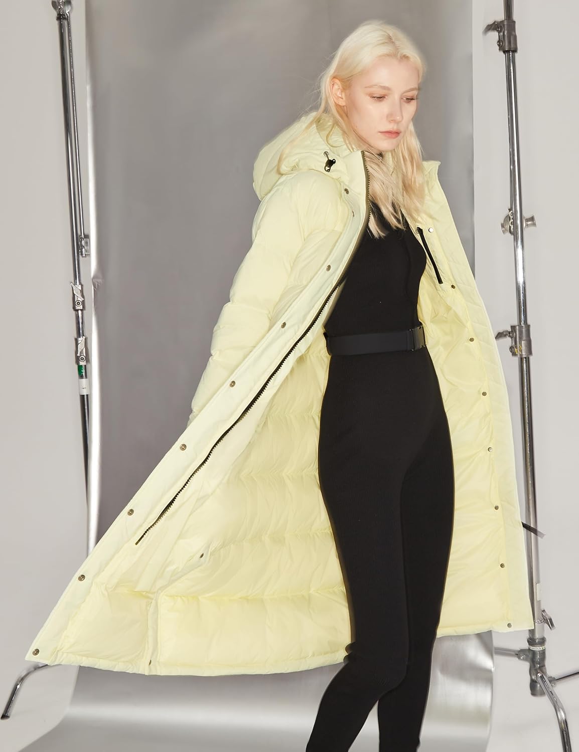 Orolay Women's Maxi Puffer Jacket Winter Warm Down Coat Casual Loose Jacket with Detachable Hood - Image 4