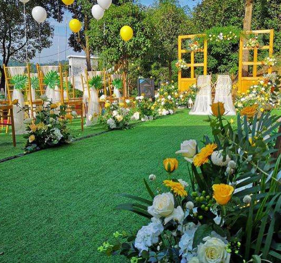 Prato Sintetico Manto Erboso Rotolo Erba Artificiale Realistica Giardino Tappeto Erboso Sintetico Anti UV Atossico Drenante Ideale per Viali Piscina Terrazzo Aree Giochi (4 x 5 m)