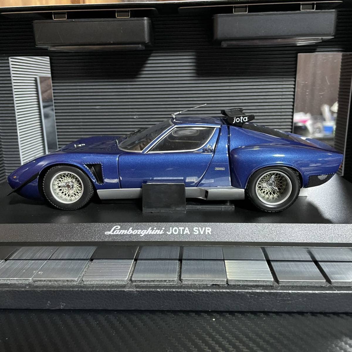: Rare Color Not Exhibited Kyosho 1&frasl;18 Lamborghini