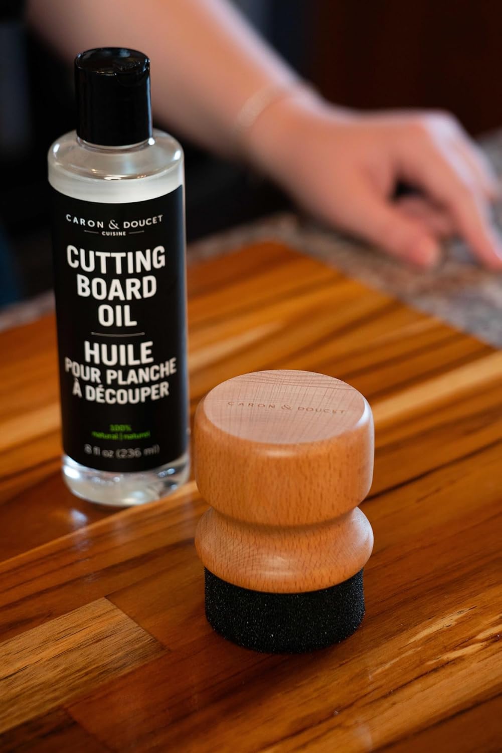 CARON & DOUCET Oil Applicator Ideal for Wood Cutting Board, Butcher Block, Bamboo Kitchenware and Utensils – Solid Beech, Storage Cap