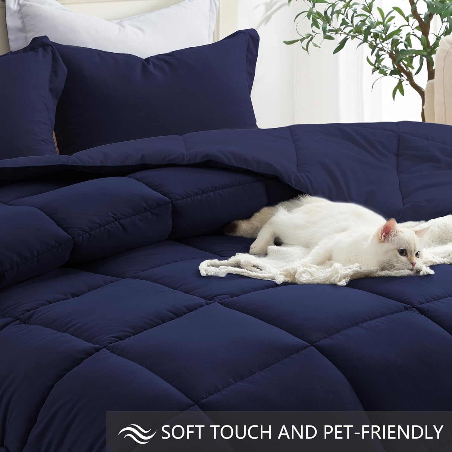 Homelike Moment Queen Comforter Set, Soft Down Alternative Bedding Set, Lightweight 3Pcs All Season, Solid-Navy Blue, Full/Queen Size