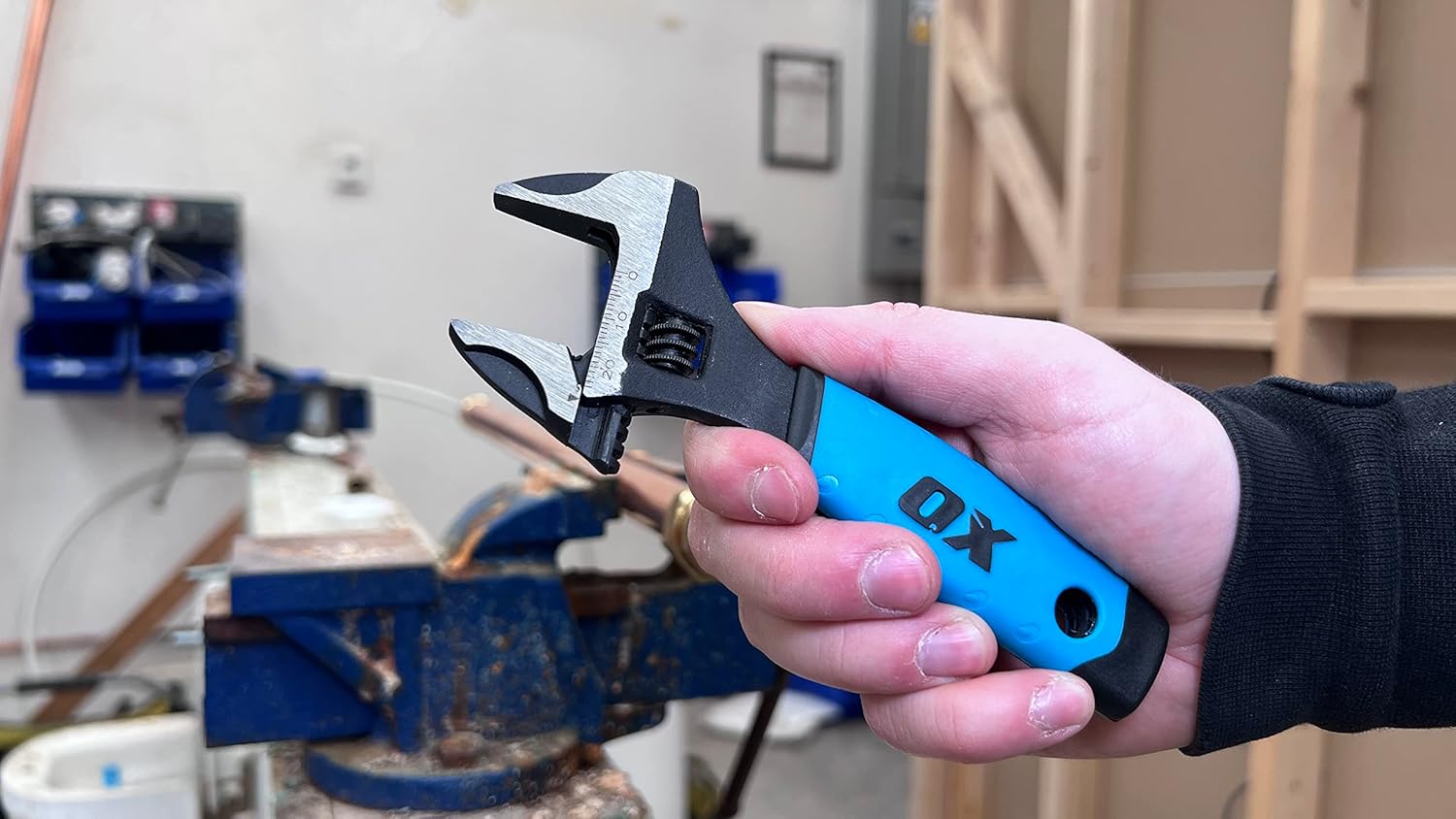 OX Pro Adjustable Wrench - Adjustable Plumbing Spanner with Soft Grip Handle - Multifunctional tool - 6 Inch