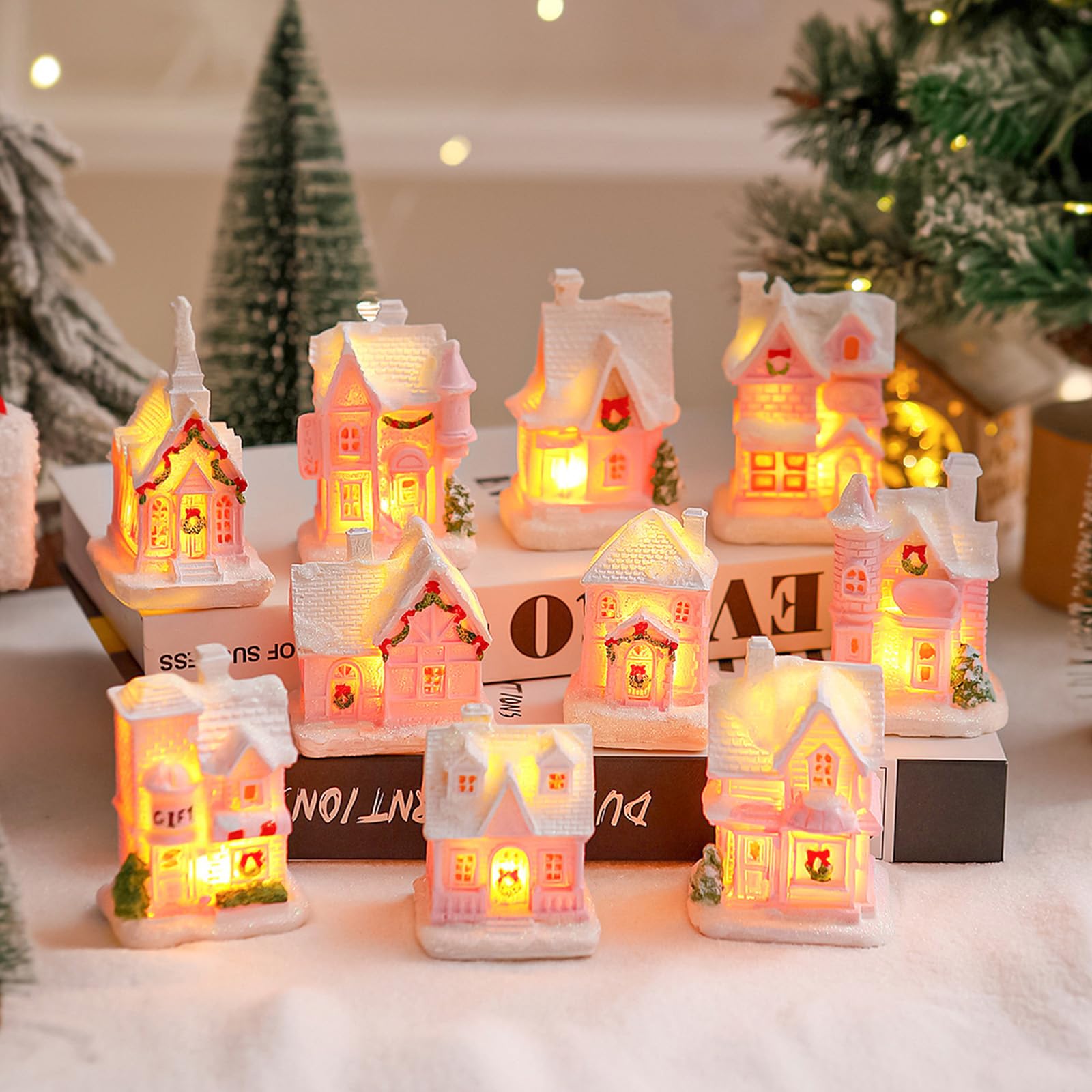 Decorazione per villaggio di Natale in resina, casa con luce LED calda, Babbo Natale, treno, pupazzo di neve, funzionamento a batteria | Leroy Merlin