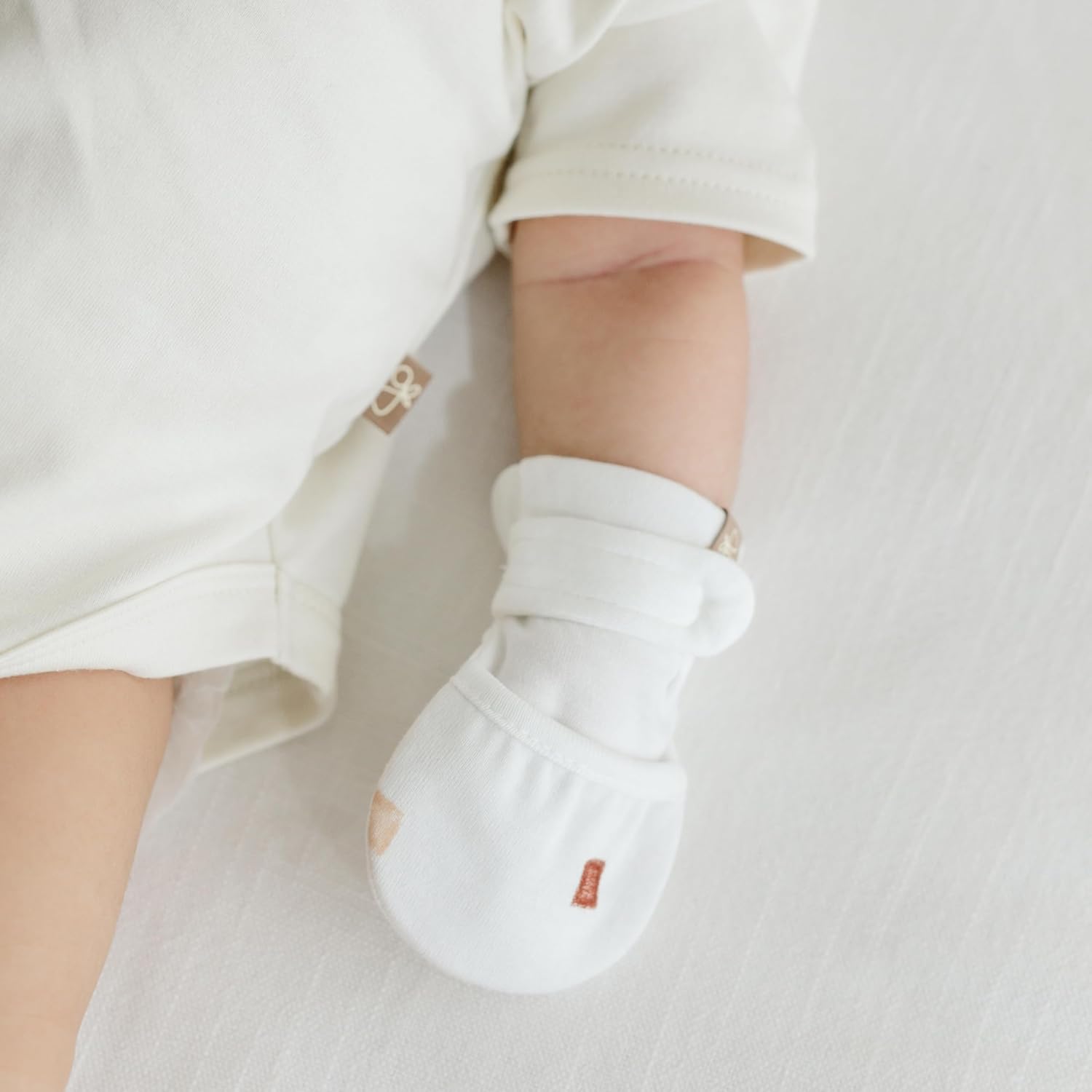 City Blocks Stay-On Mitts & Boots Set by Goumikids