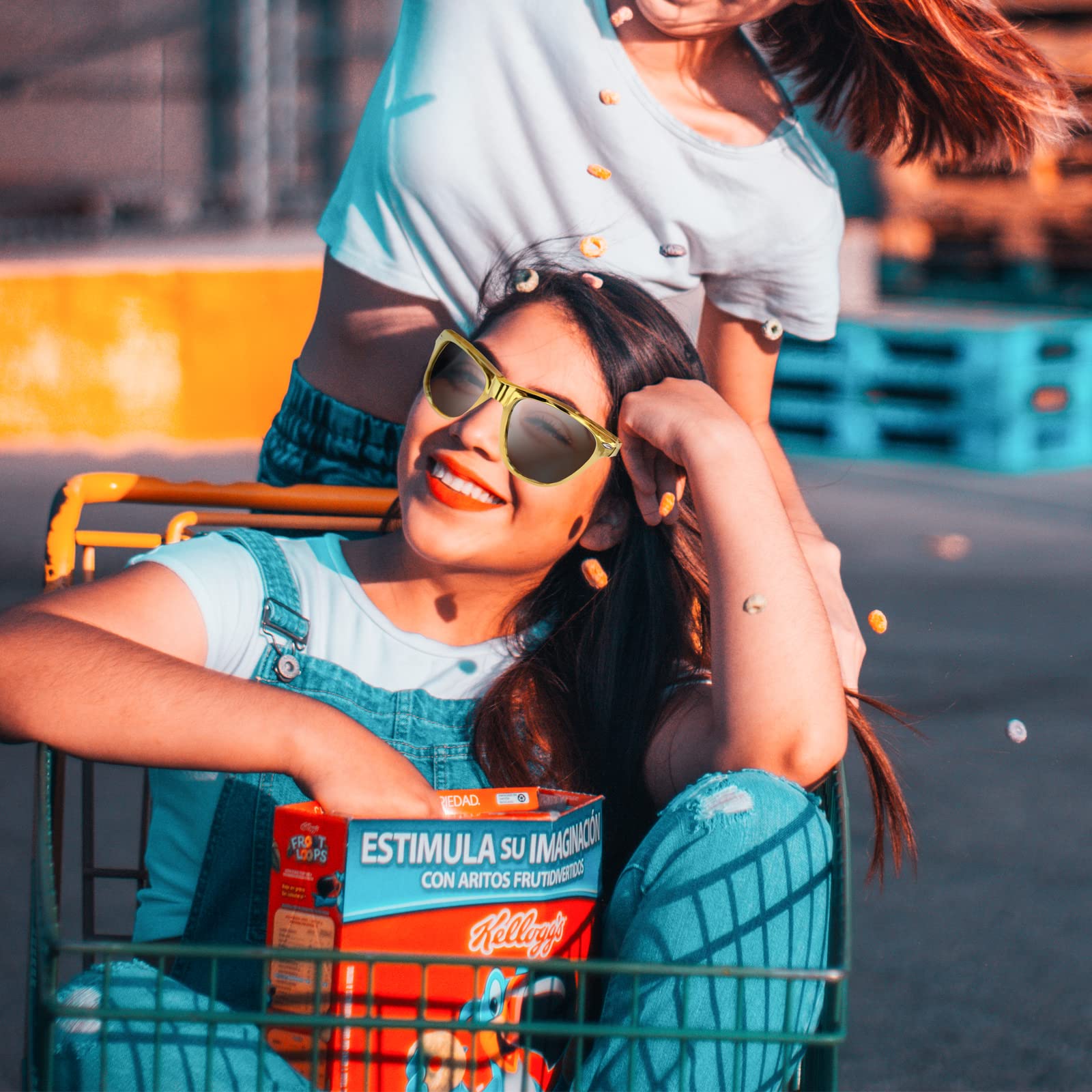 SUNOVELTIES 12 sztuk neonowych kolorów okulary przeciwsłoneczne klasyczne retro impreza upominki okulary przeciwsłoneczne dla dorosłych unisex