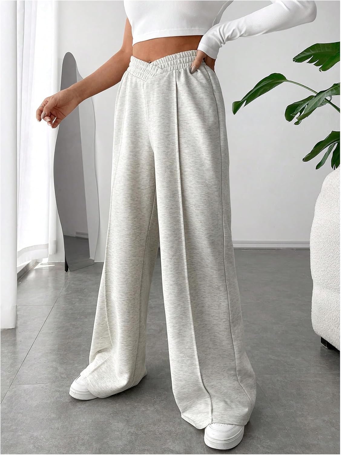 WDIRARA Women's Crossover V Waist Baggy Sweatpants Workout Athletic Sweat Pants - Image 4