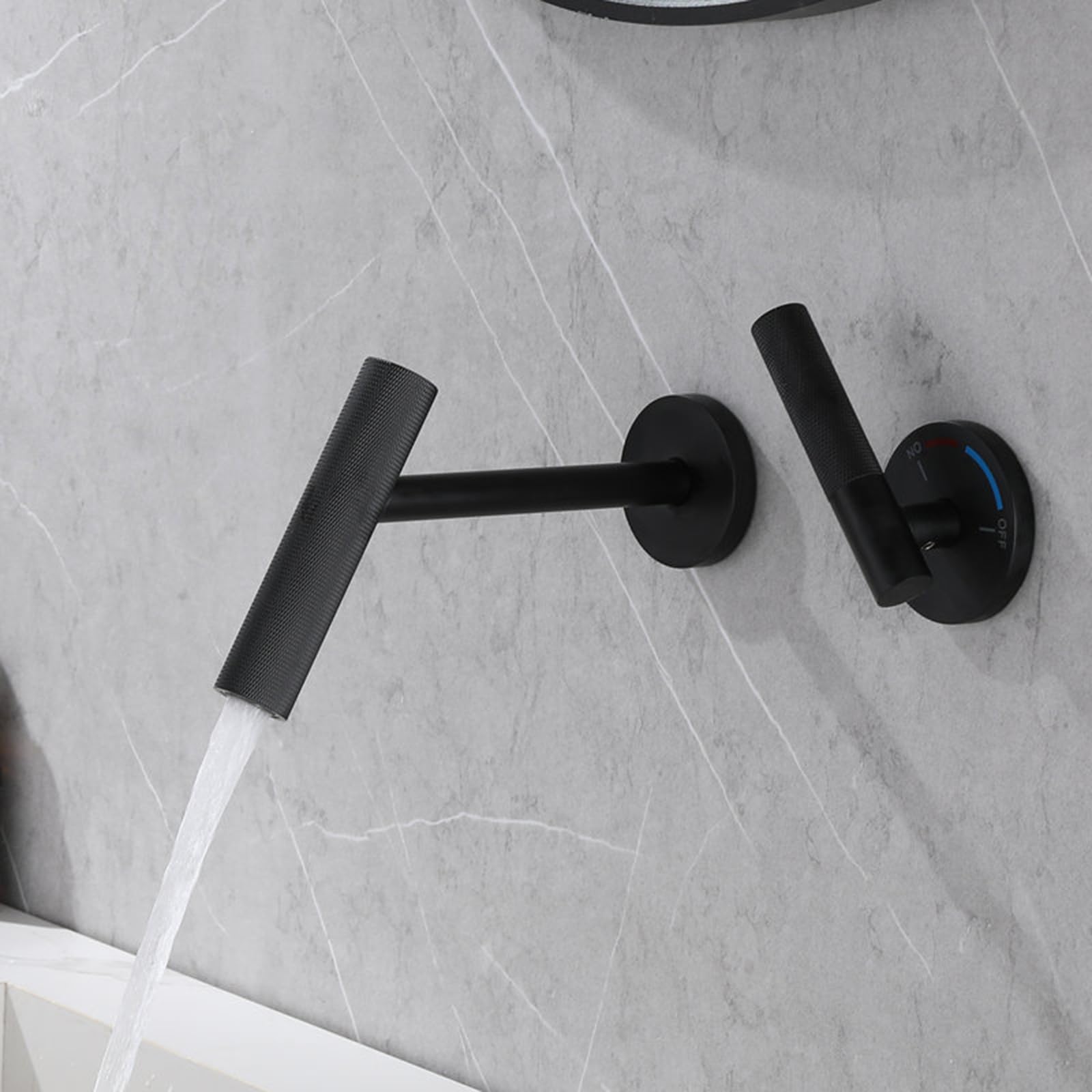 Robinet de lavabo mural en laiton mitigeur gris pour une ambiance zen