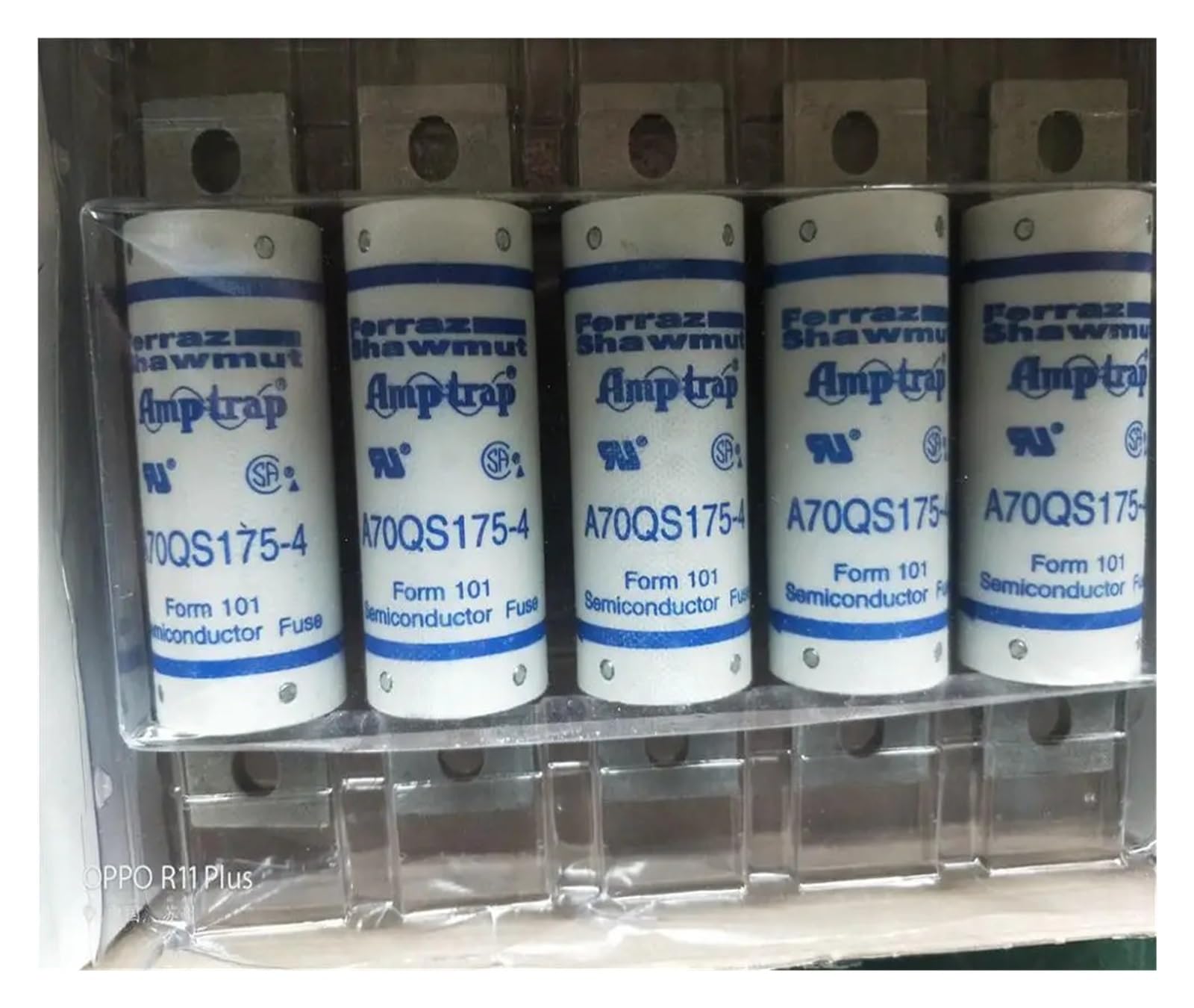 Fusible à action rapide A70QS175-4 pour protection de circuit électrique industriel