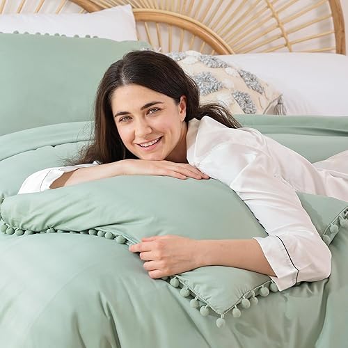 Vista 142 de YIRDDEO Juego de edredón tamaño King – Edredón tamaño King con flecos de bolas, juego de ropa de cama suave para todas las estaciones – 3 piezas, 1