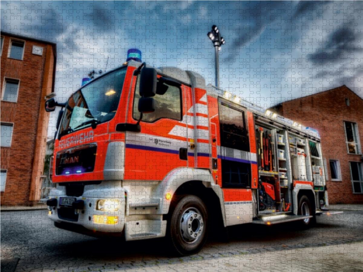 CALVENDO Puzzle Véhicule du Groupe auxiliaire de Lutte Contre l'incendie (HLF) 1000 Pieces 64 x 48 cm from Markus Will
