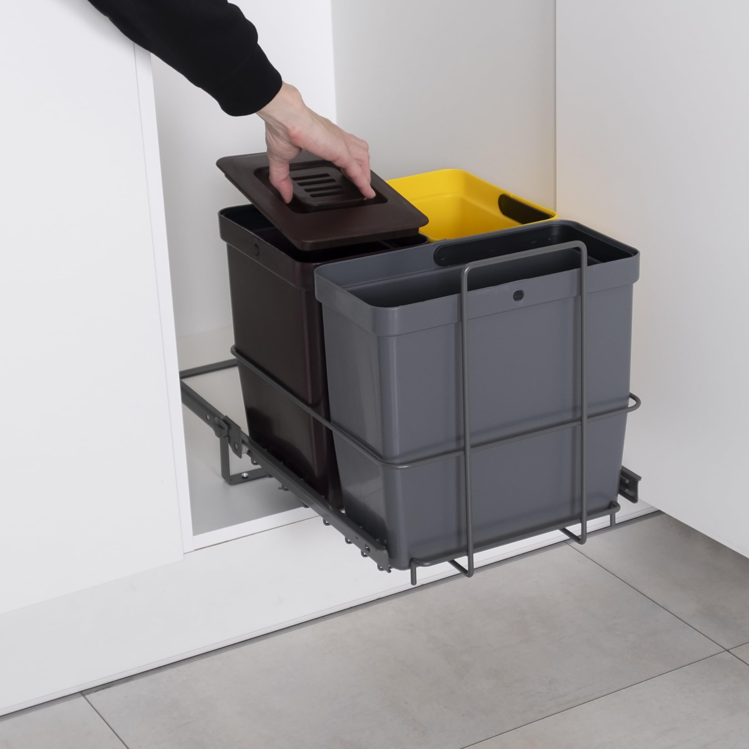 LM 64/3a Einbau Mülleimer ausziehbar mit 3 Abfalleimer (1x11L, 2x8L) in Farben anthrazitgrau, gelb, braun - Trio Mülltrennsystem für die Küche Unterschrank- anthrazit 32,8 x 43,3 x 35,4cm