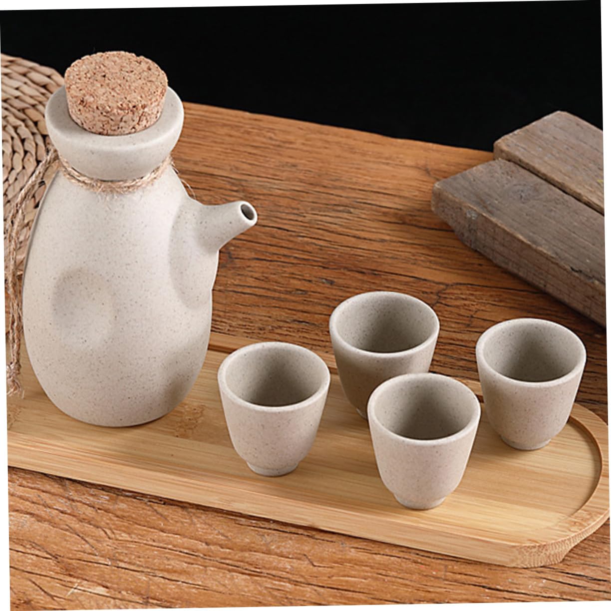 Service à Saké Japonerie 1 Bouteille 300ml 4 Coupes en Céramique Beige