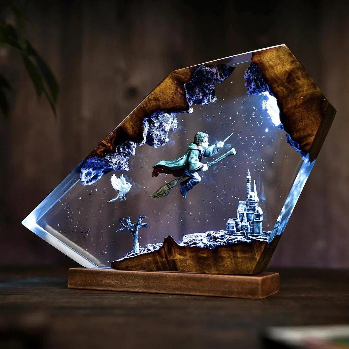 FIYSON 3D Epoxy Resin Ocean Night Light - Figurines Movie Merchandise Models - with Wooden Base - Bedside Lamp with USB Cable and Remote Control 16 Colours - Multicolour LED Night Light