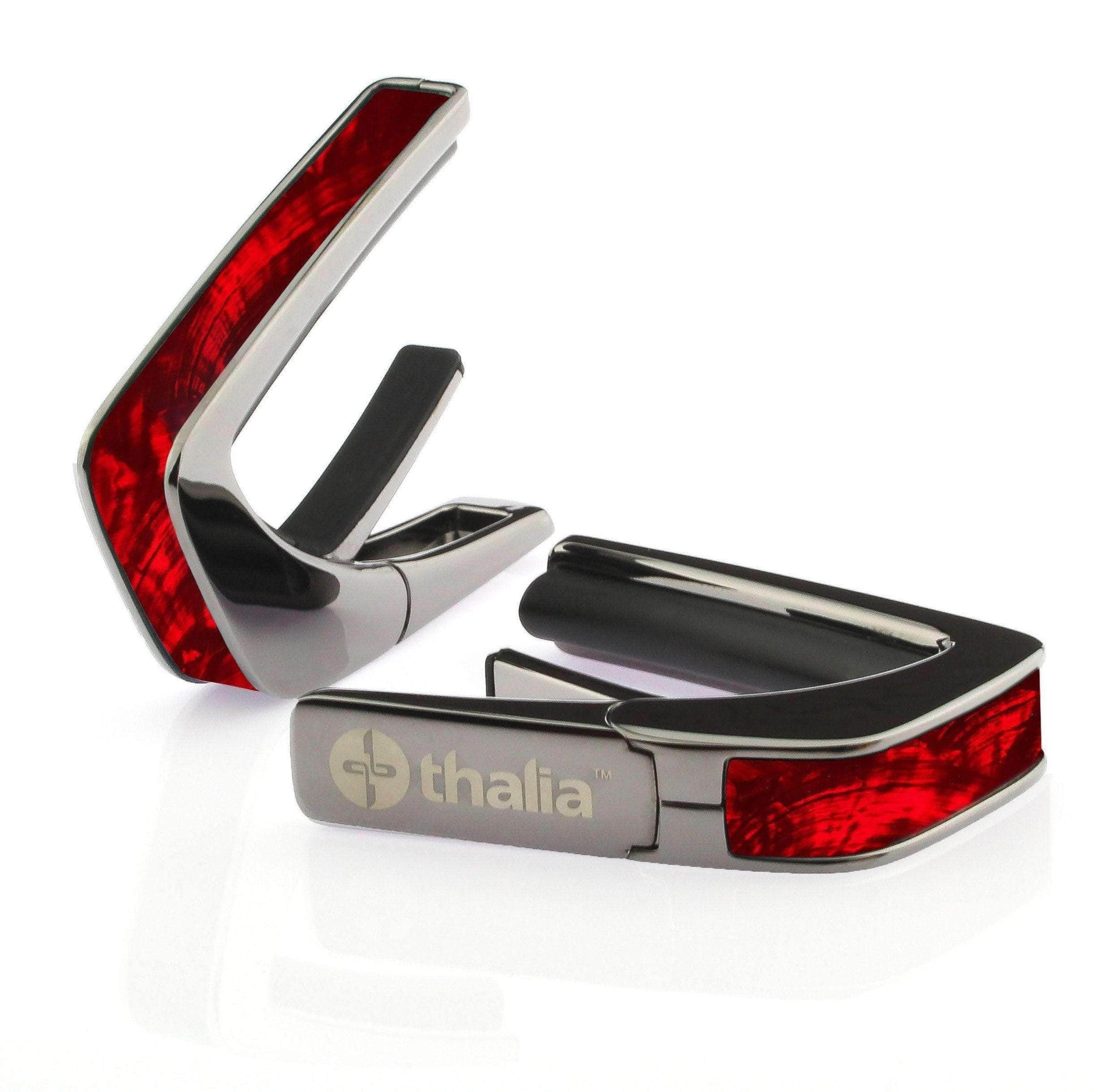 Thalia Exotic Shell Series Kapodaster mit schwarzem Chrom-Finish und Red Angel Wing Einlage