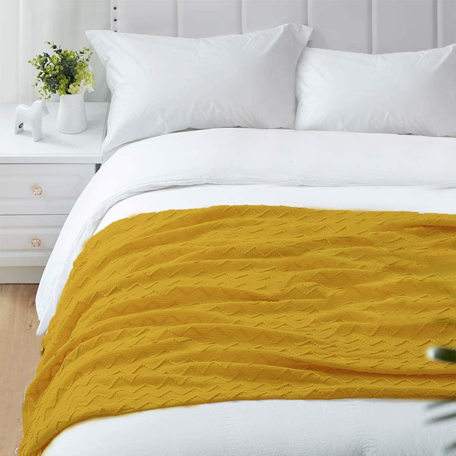EXQ Home Textured Solid Knit Throw Blanket with Tassels, Soft Lightweight Decorative Woven Blanket for Couch,Bed,Sofa,Travel, Machine Washable Cozy Blanket Suitable for All Seasons(50"×60",Yellow)