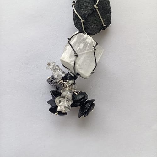 Miniatura 5 de ALIZA CRYSTAL SHOP Adorno colgante de selenita de cristal hecho a mano y turmalina negra con borlas de piedras fritas, decoración de Fengshui para