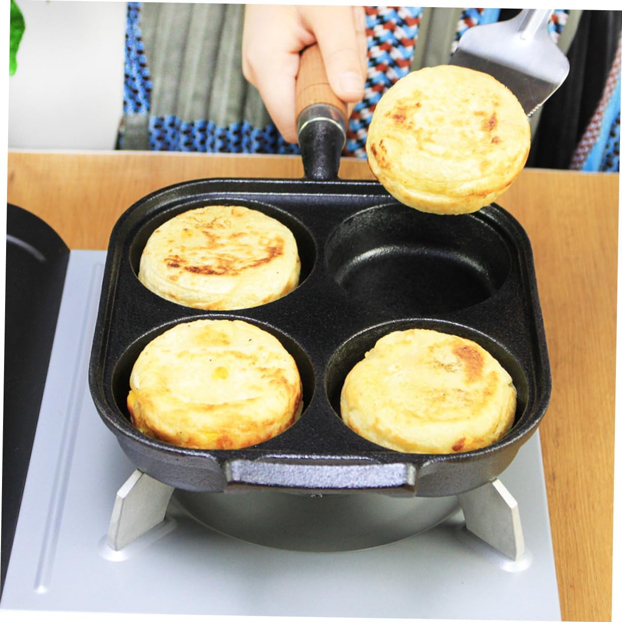 Non-Stick Multi-Hole Egg Frying Pan Breakfast Skillet Cooker Removable Handle for Making Egg Burgers Suitable for Home Cooking