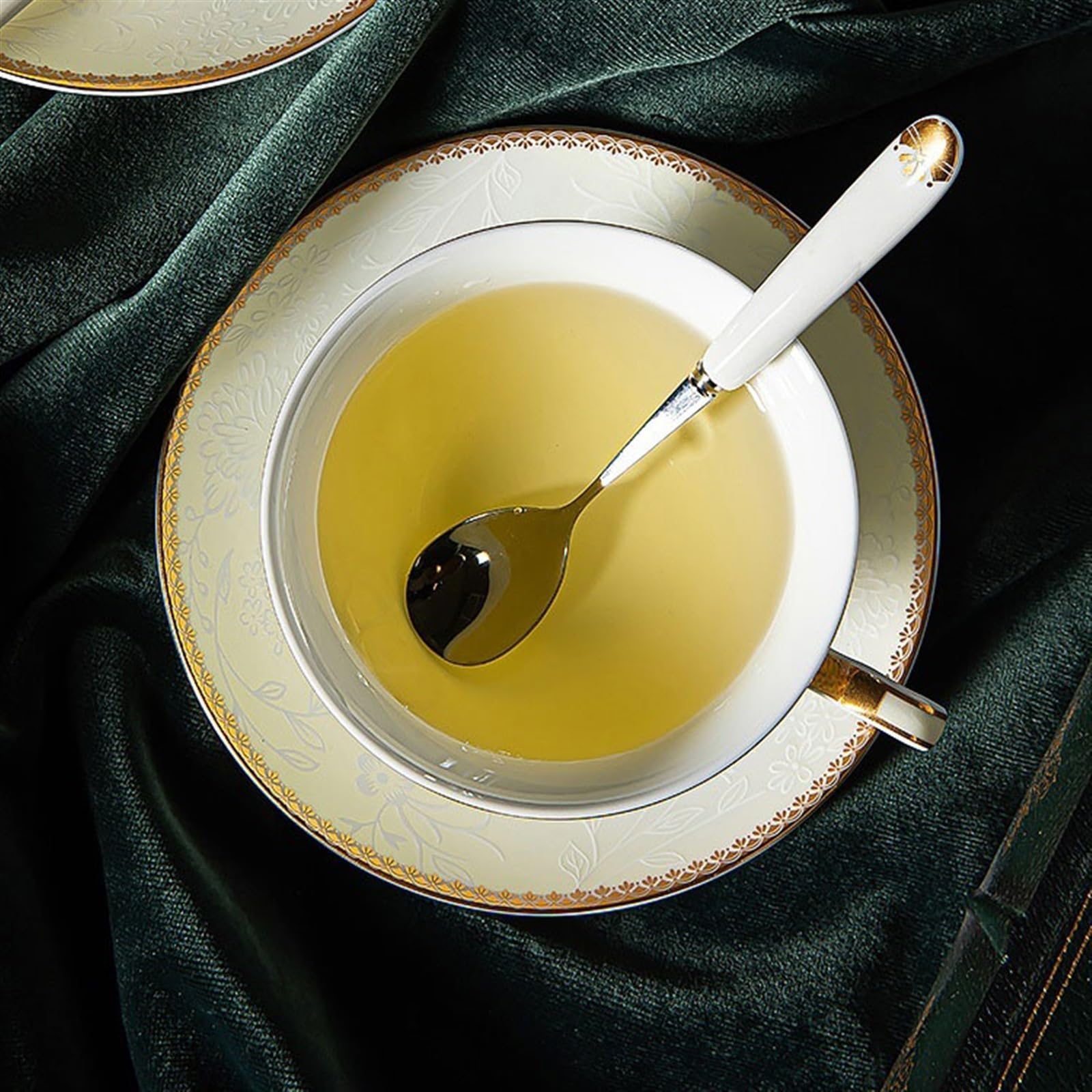 Tasse Tasses Ensemble de tasses à café en relief Style européen, service thé britannique haut gamme, légères luxe porcelaine osseuse exquise