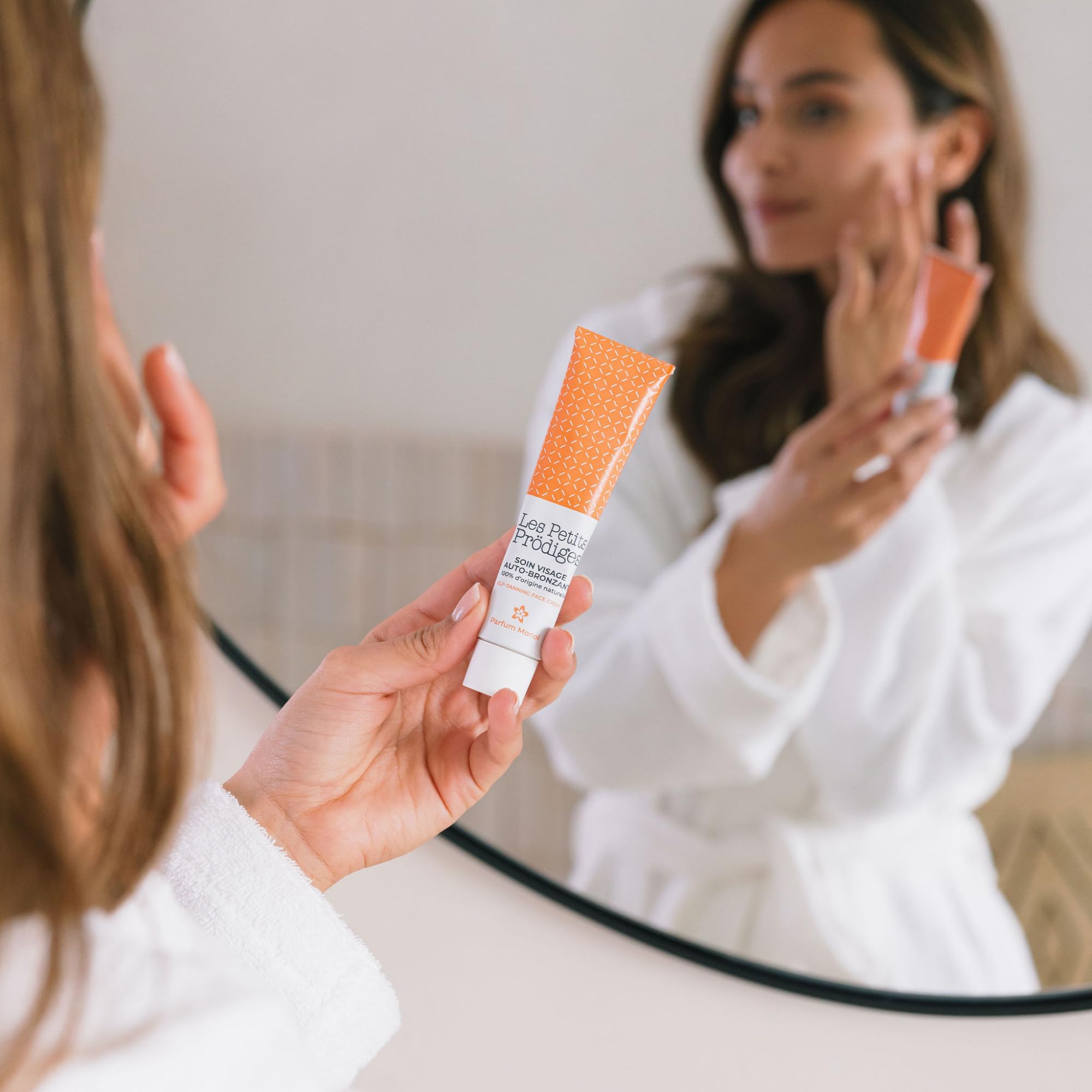 LES PETITS PRODIGES Auto bronzant Soin Visage Hydratant - Hâle Progressif et Durable sans Soleil - Senteur Monoï 100% d'Origine Naturelle, Certifié Bio, Emballage recyclable -Fabriqué en France - 40ml