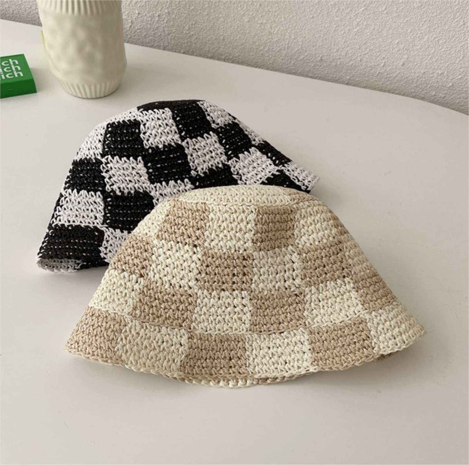 MRKU Chapeau de Plage d'été pour Femme, crocheté à la Main, à Bords Courts, Style pêcheur, en Paille ajourée.