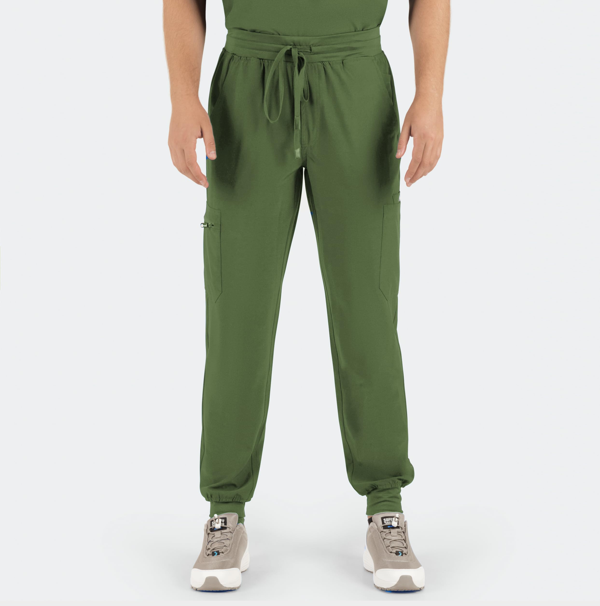 B-well Matteo Herren-Schrubb-Set Schlupfkasack + Jogger Hose Set Medizin Arzt Uniform Medizinische Berufsbekleidung mit Elastan (DE/NL/SE/PL, Alphanumerisch, XL, Olive)
