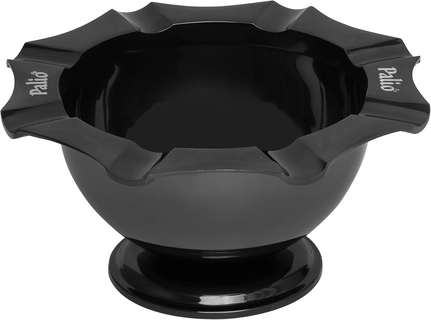 Palió® Tazza ashtray combines functionality with aesthetics, providing a stylish solution for cigar enthusiasts who enjoy sharing their smoking experience with others. (Stainless Steel)