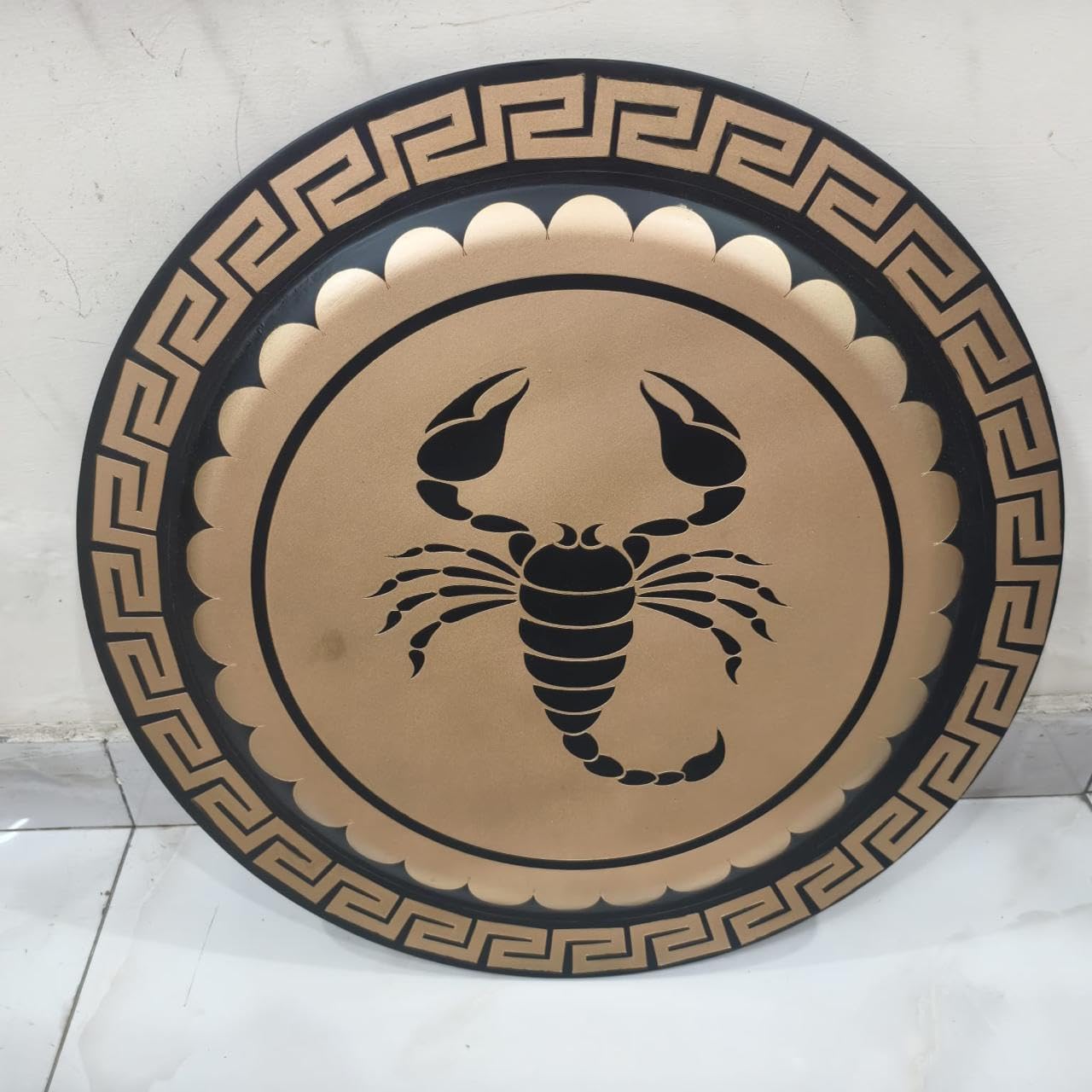 Nautical Replica Hub Scudo vichingo dipinto a mano, in legno massiccio, stile antico, con scritta in lingua inglese "Scor