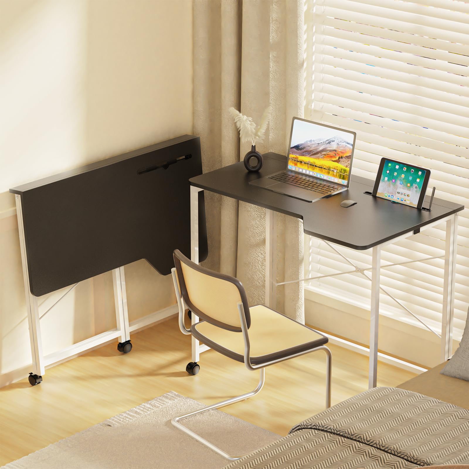 Klappbarer Schreibtisch mit Rollen, Klapptisch Computertisch mit Kartenschlitzen, Platzsparend und Mobiler, Geeignet für Heimbüro und Arbeitszimmer (Schwarz, 90x56x76cm)